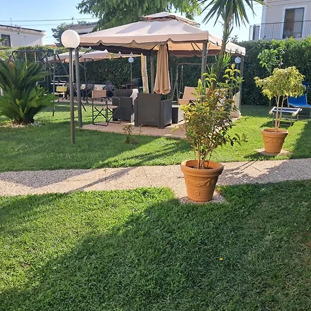 Apartment In Con Piscina Riservata In Uso Esclusivo
